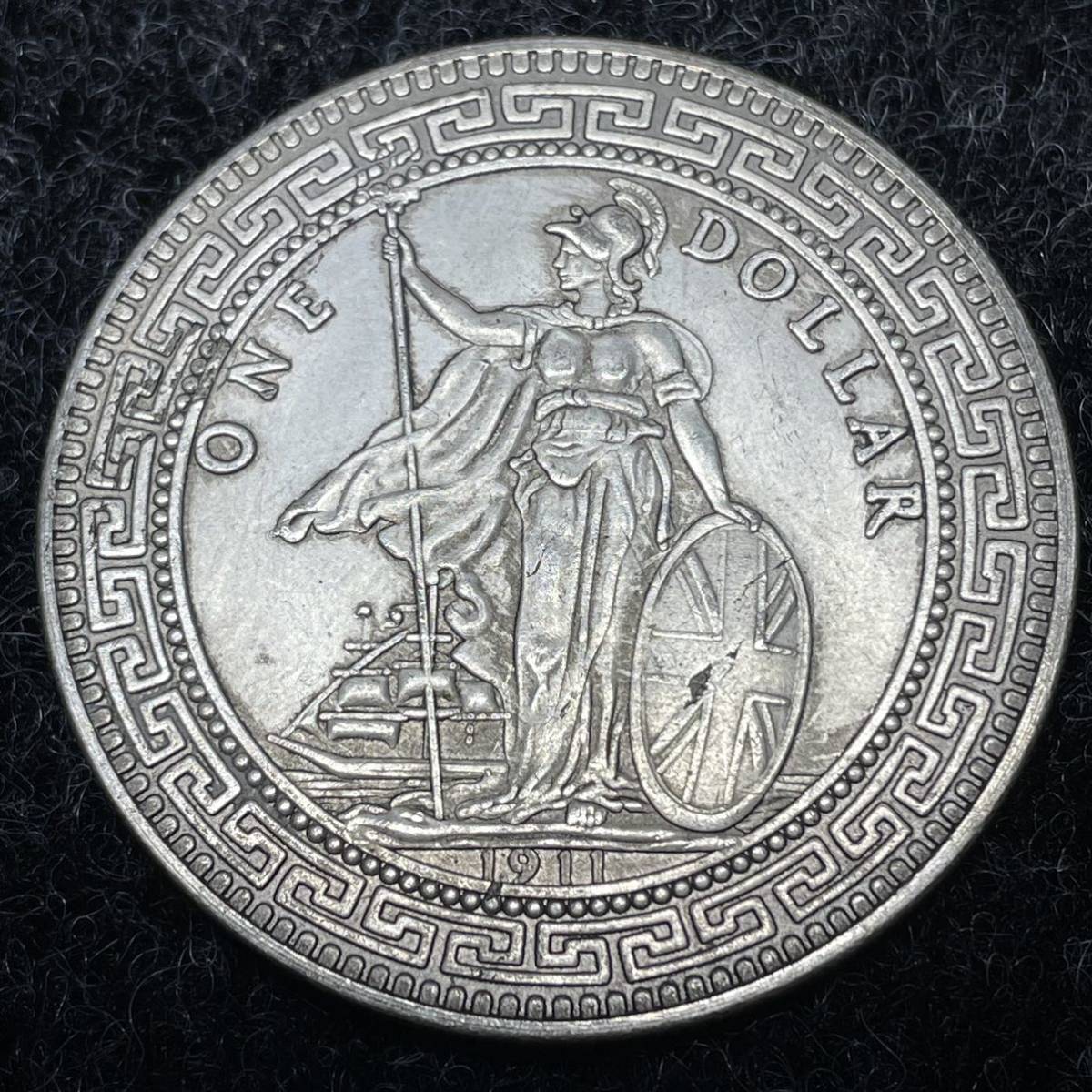 香港壹圓銀貨 古銭大型硬貨 1901年 イギリス貿易銀貨 1ドル硬貨