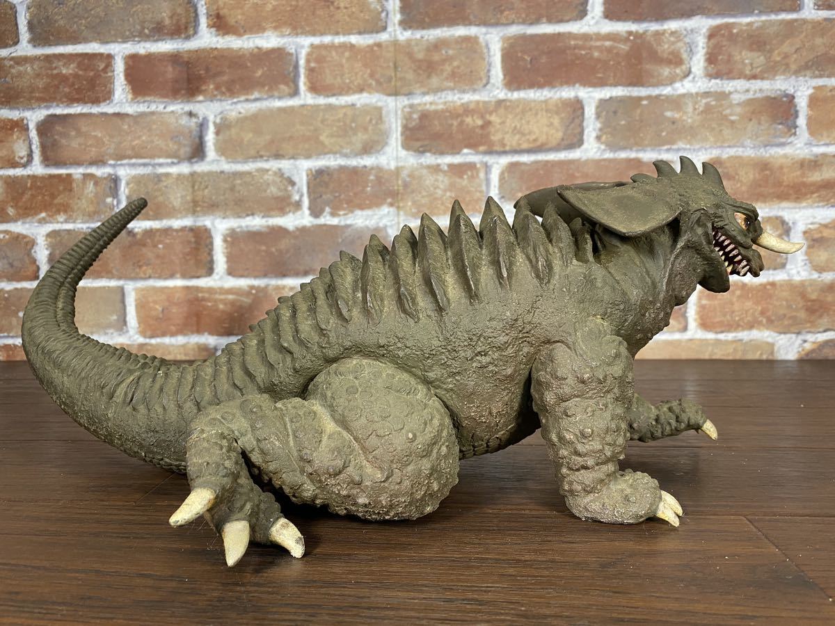 Yahoo!オークション - 希少 イノウエアーツ 地底怪獣バラゴン ソフビ