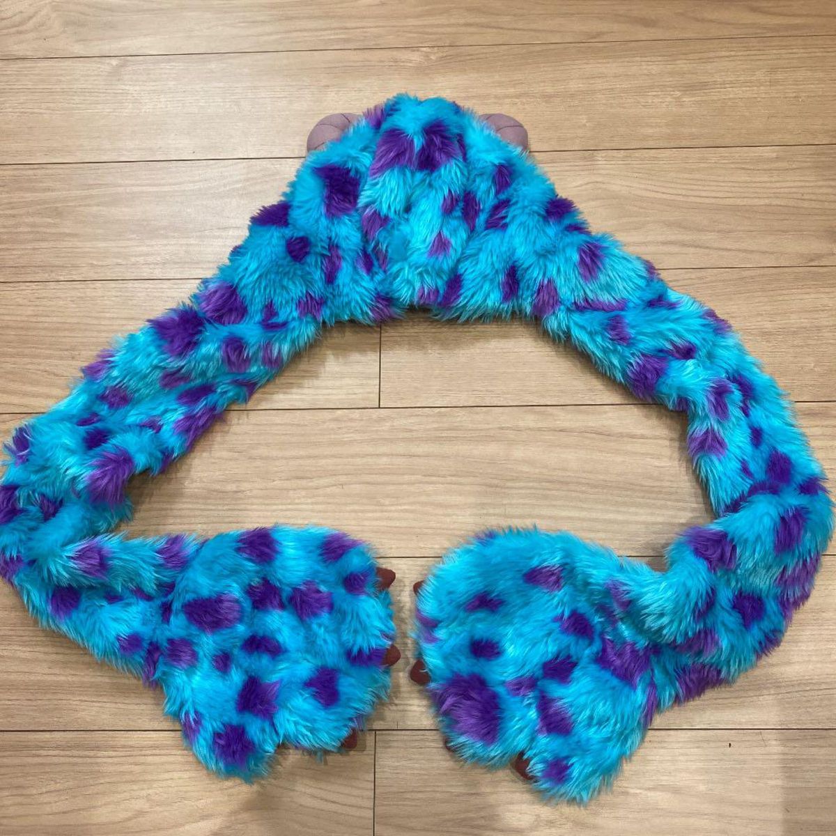 ディズニー モンスターズインク サリー ファー マフラー 手袋 ファン