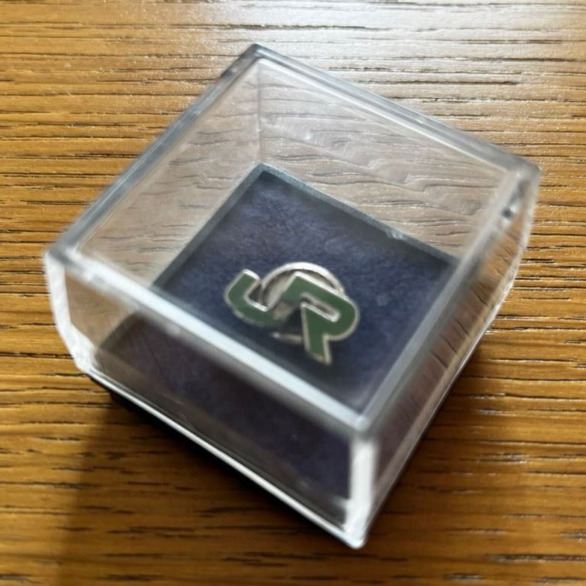 JR東日本 社章 バッチ バッジ 純銀 スクリュー式 ネジ式 襟章｜Yahoo