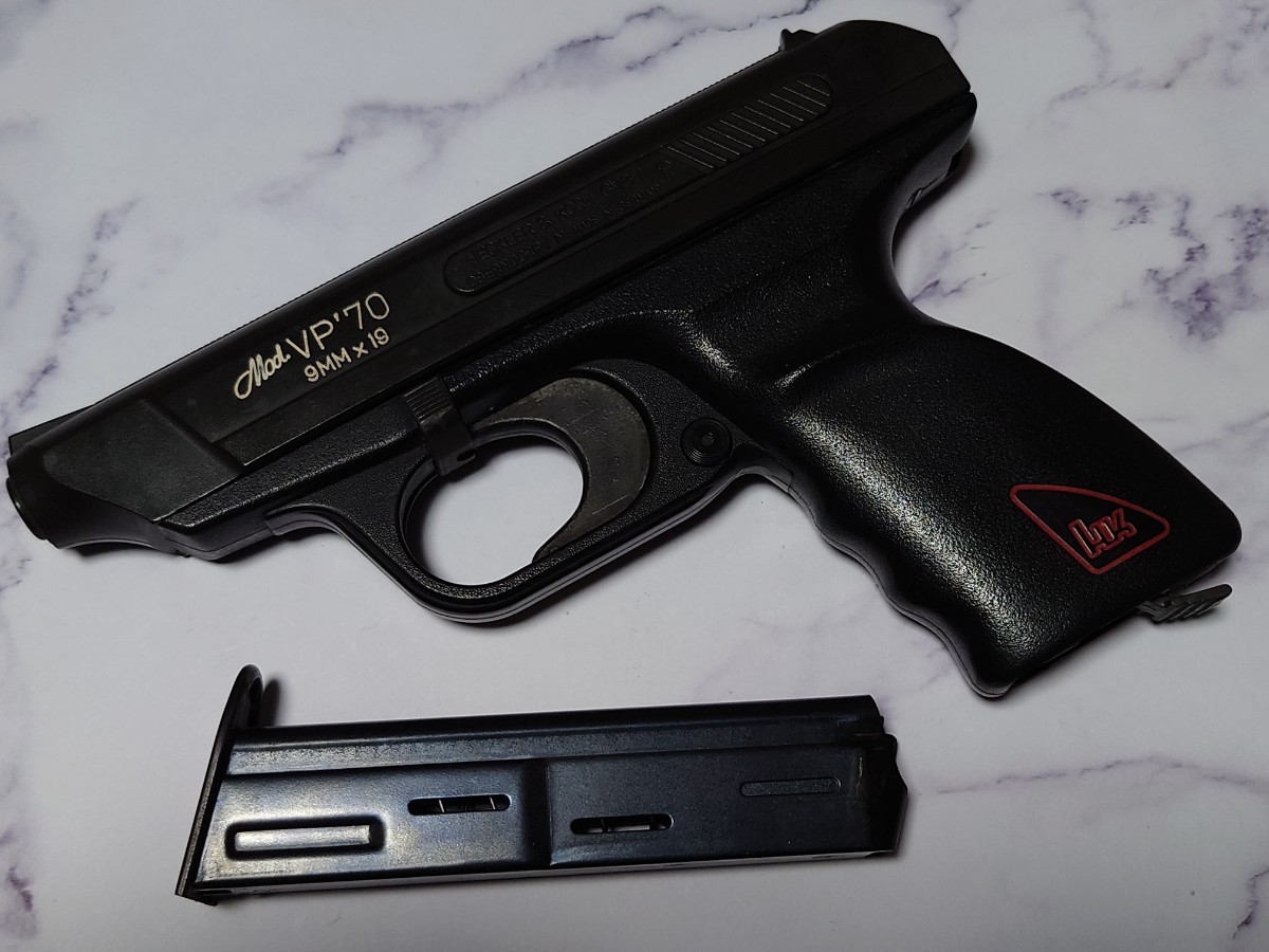 Yahoo!オークション - MGC VP70 モデルガン バイオハザード2 レオン