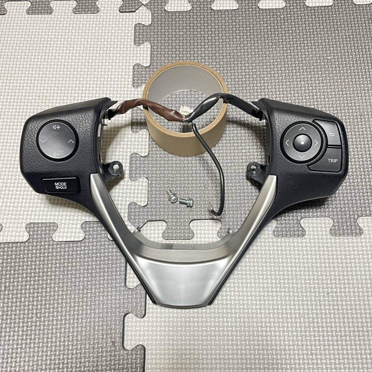 NKE165Gカローラフィールダー ハイブリッド トヨタ純正ステアリング