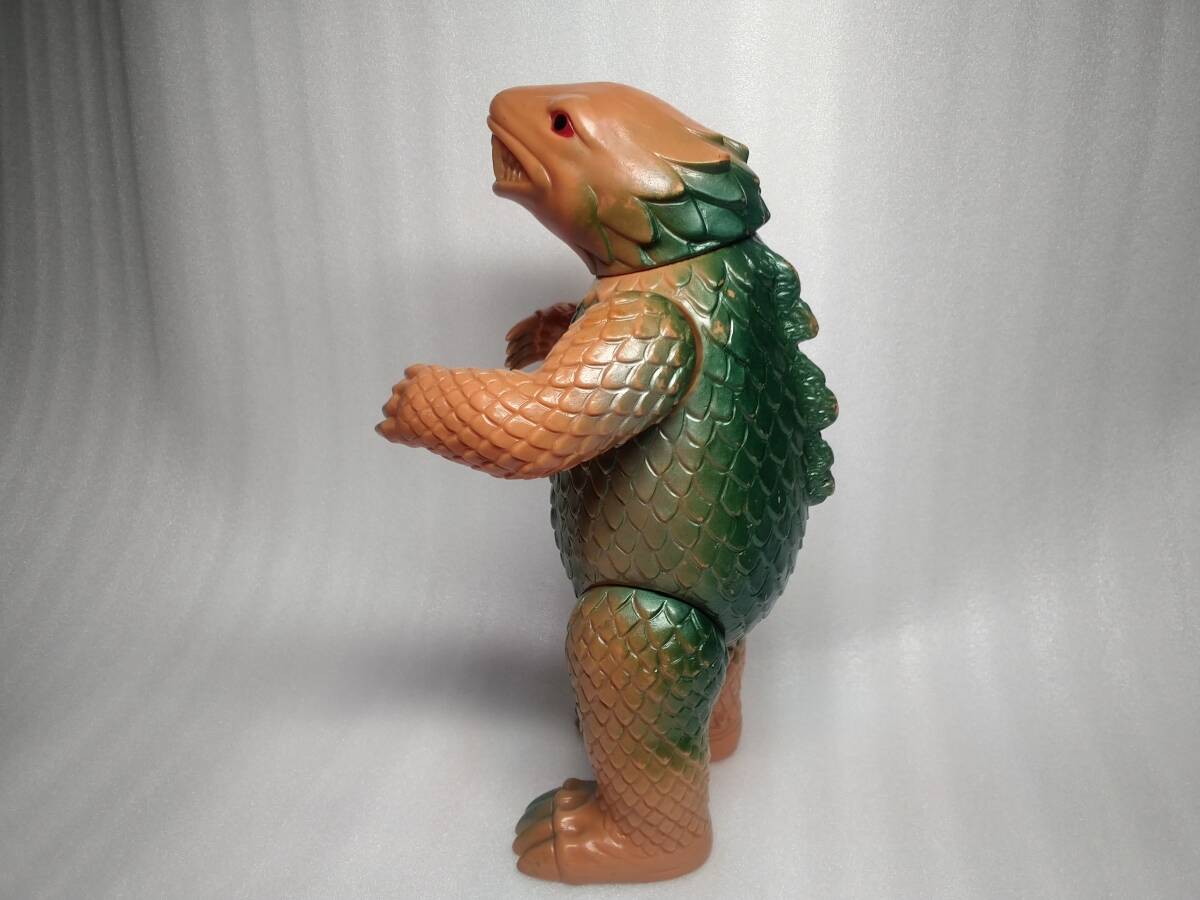 Yahoo!オークション - 当時物 ブルマァク マグマ大使 モグネス 怪獣ソ