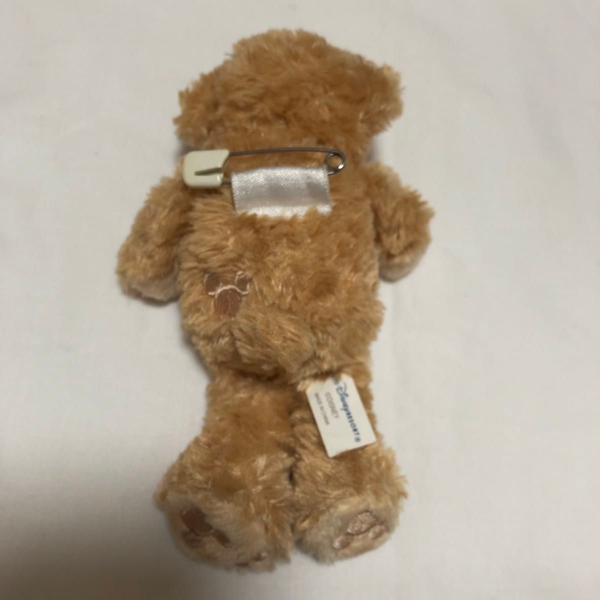 ダッフィー 白タグ 初期 赤リボン ディズニーベア ぬいぐるみバッジ