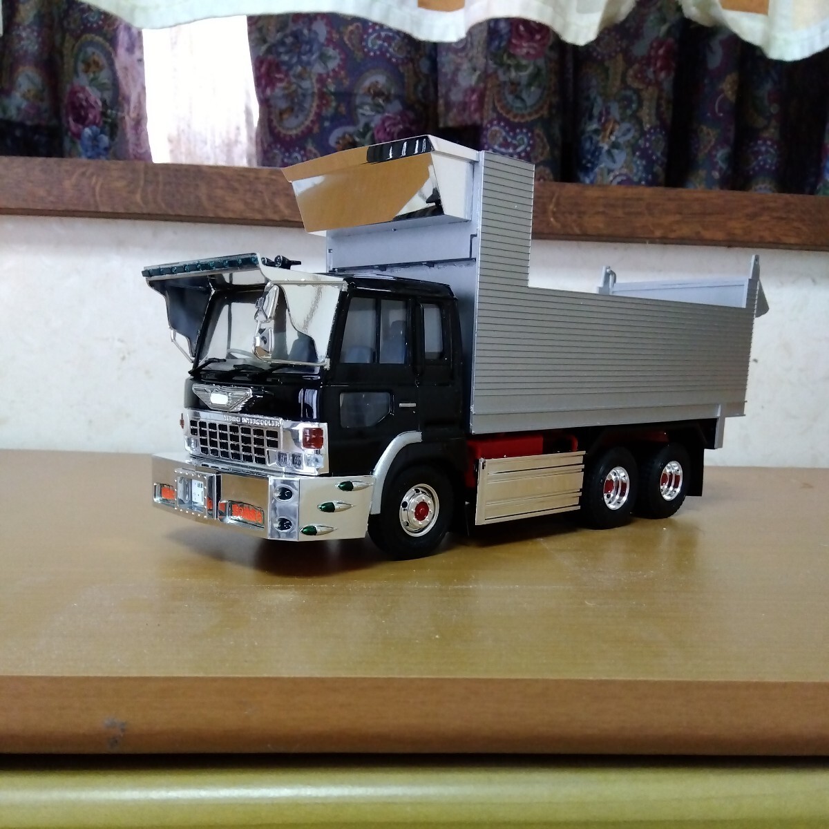 アオシマデコトラ日野スーパードルフィンダンプ完成品｜Yahoo!フリマ