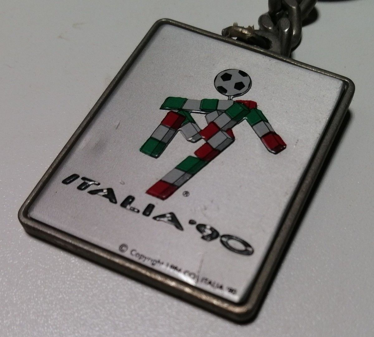 当時物】キーホルダー イタリア サッカーワールドカップ 1990 FIFA