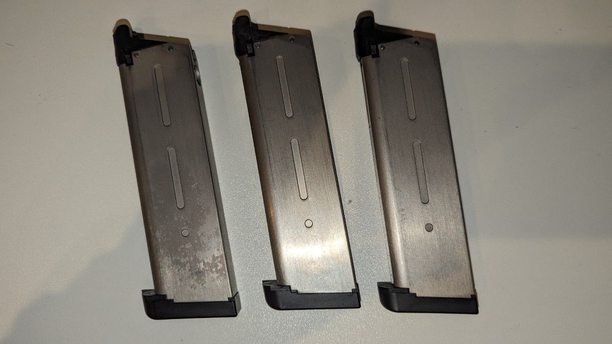 東京マルイ ナイトウォーリア カスタム+予備マガジン2本 カスタム