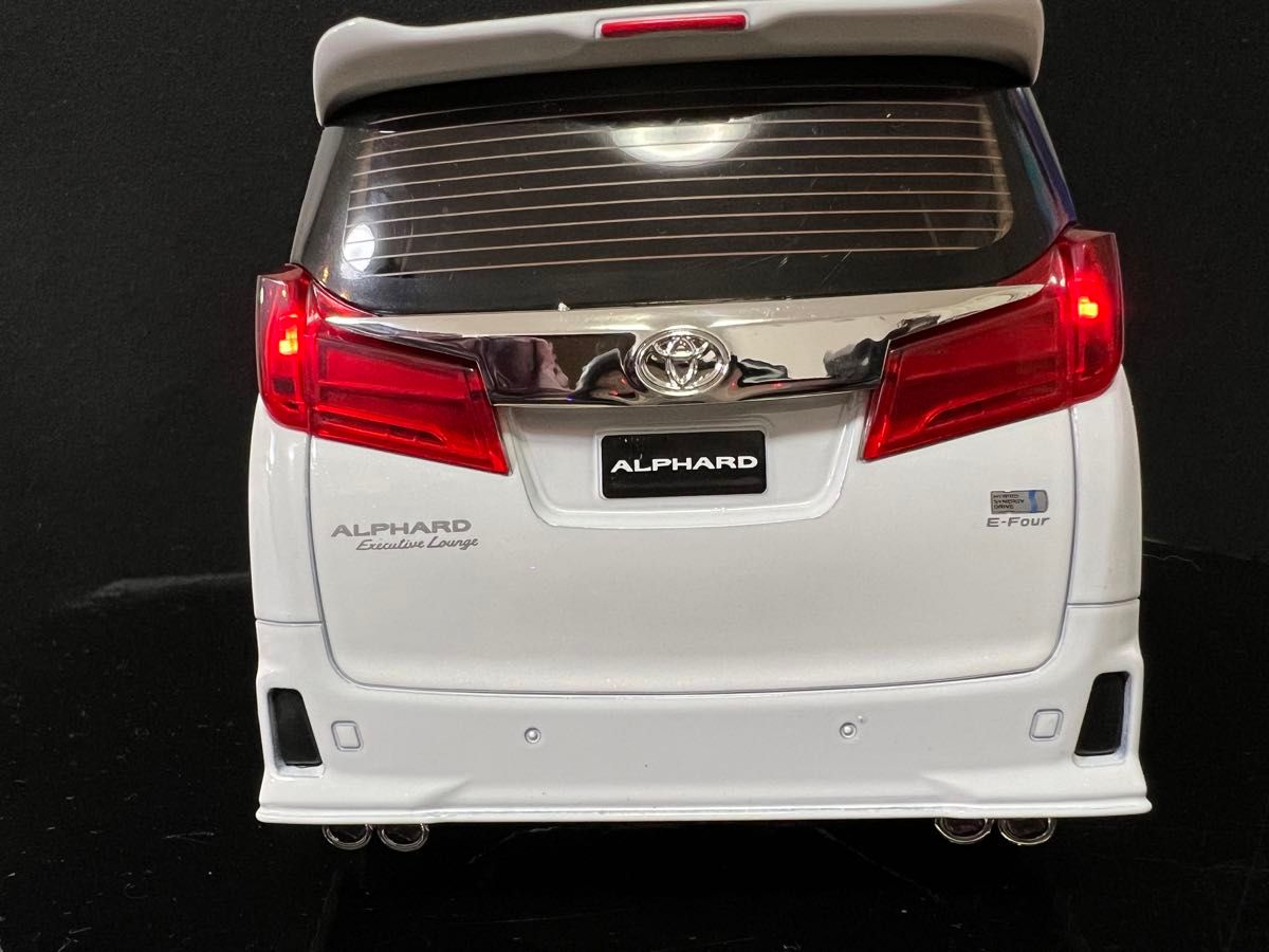 トヨタ TOYOTA アルファード 1/18 ミニカー ホワイト H171｜Yahoo