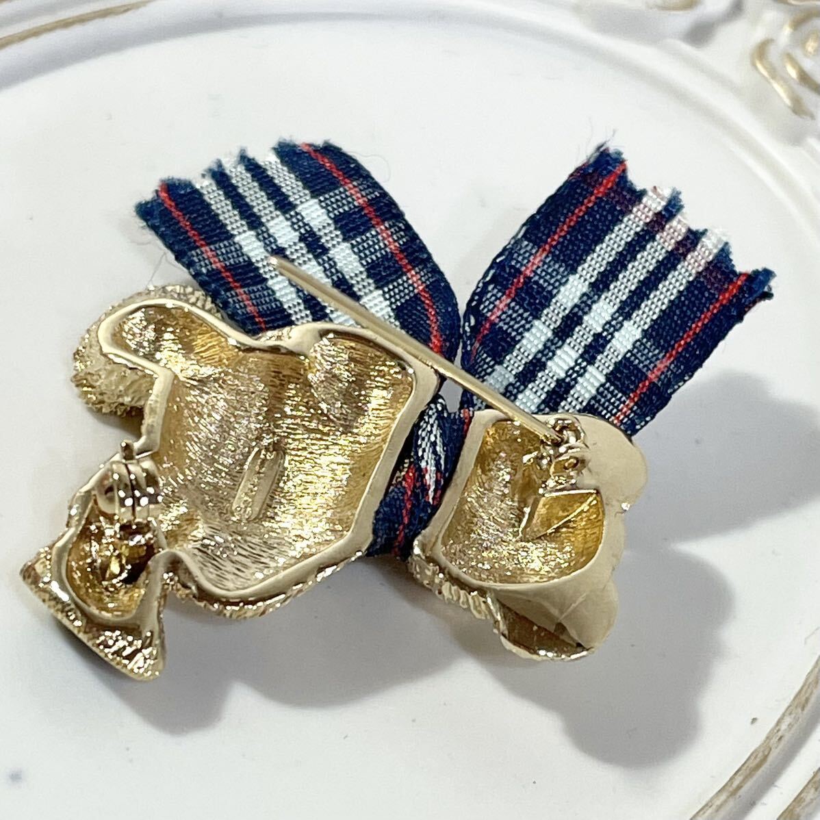 極美品】 正規品 バーバリー ブローチ くま 熊 ベアー ノバチェック