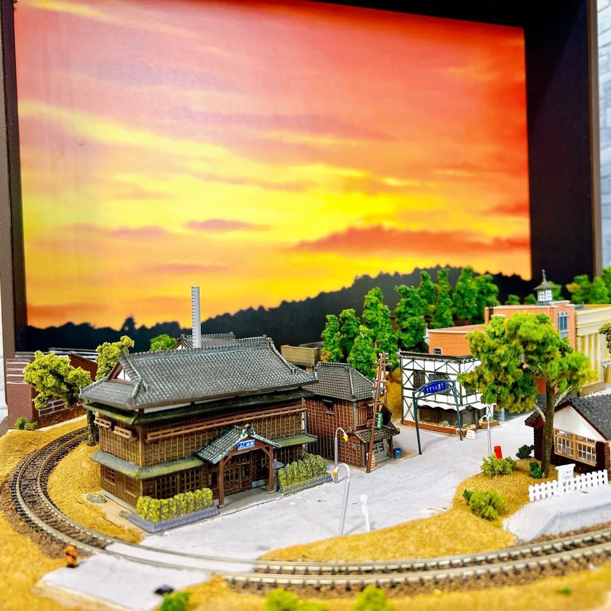 ジオラマ 完成版精密鉄道風景模型 駅前横丁 Nゲージ 現状品 鉄道模型