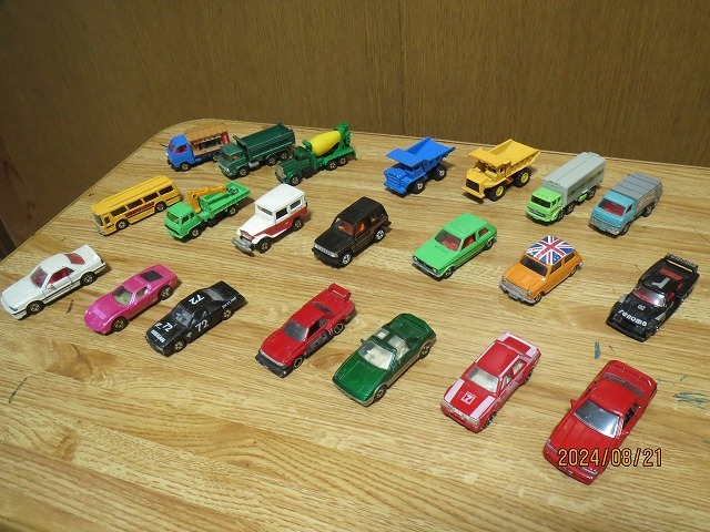 Yahoo!オークション - 現状品 古いトミカのミニカー 21台 おそらく70年