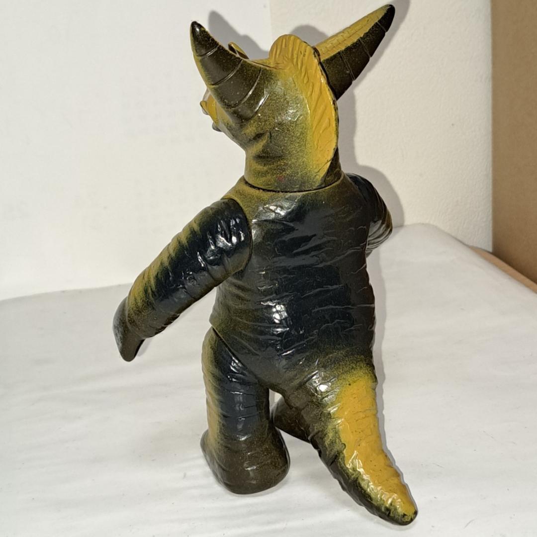 Yahoo!オークション - 三浦トーイ ゴモラ風 パチ 怪獣 ソフビ フィギュ