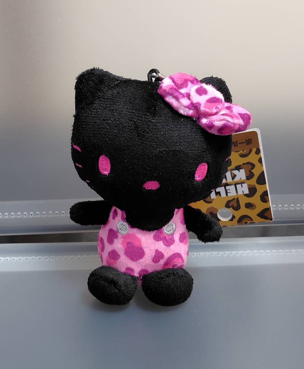 ハローキティヒョウ柄ブラックピンクマスコットチャームぬいぐるみ新品