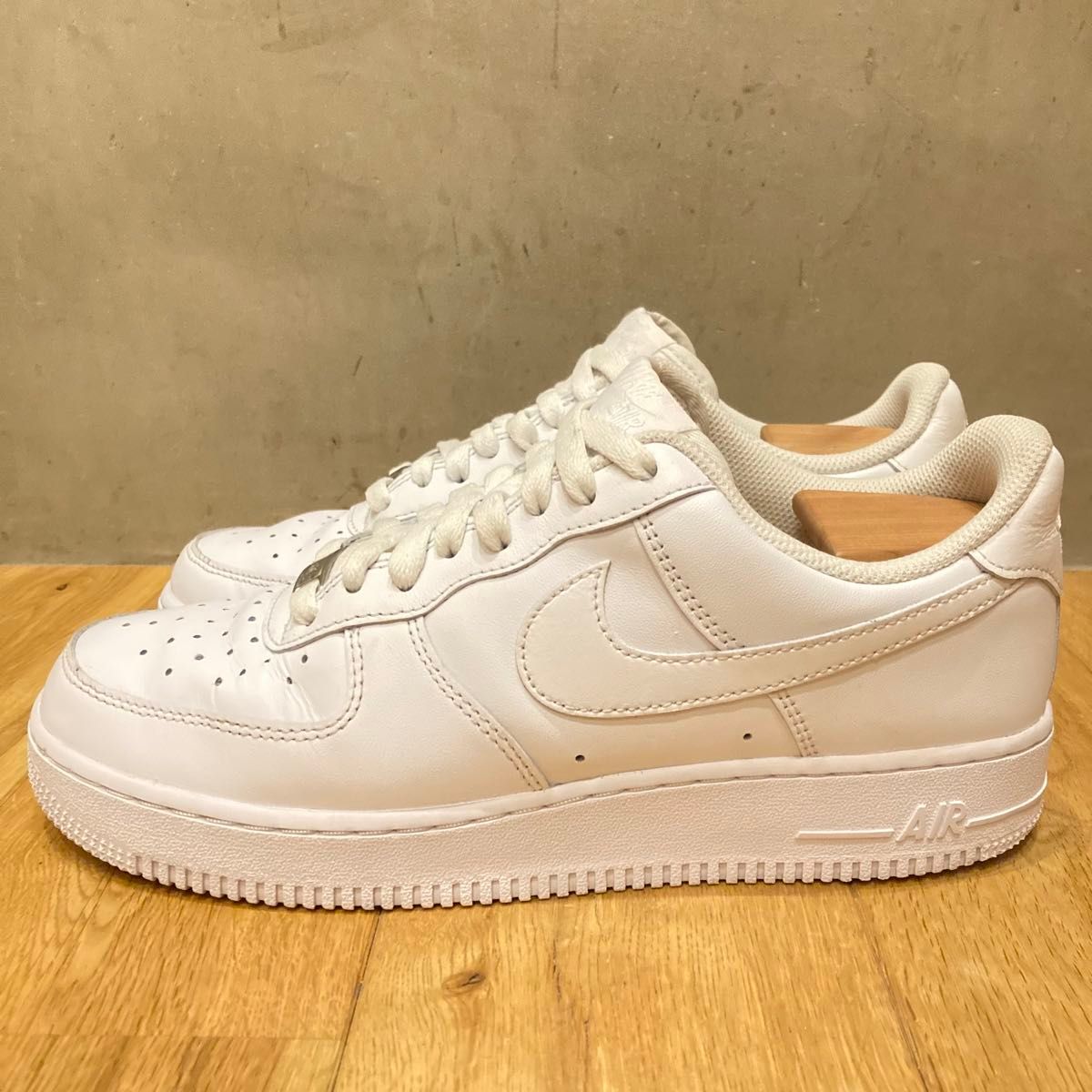NIKE ナイキ AIR FORCE 1 07 エアフォース1 26 5cm 白｜Yahoo!フリマ