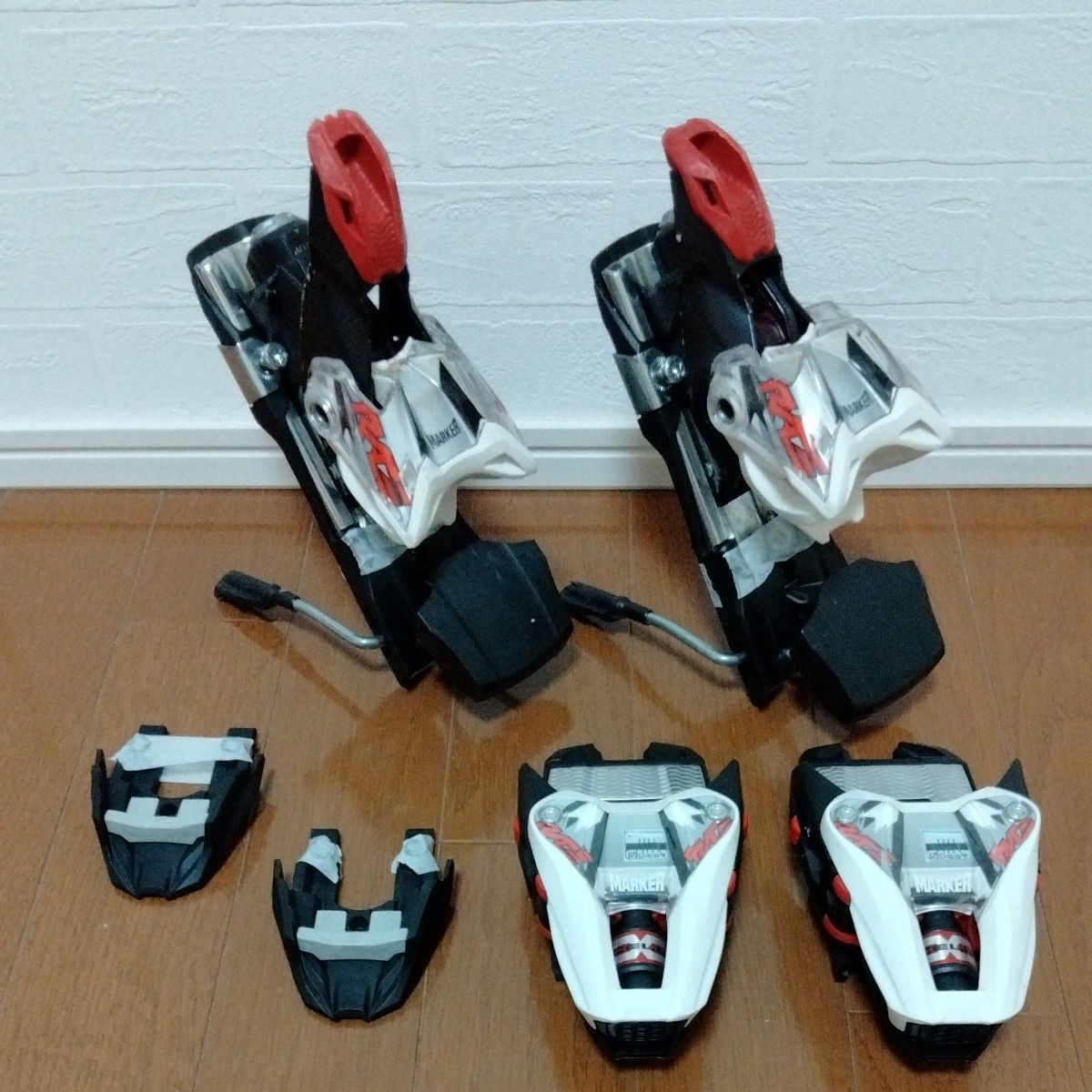 マーカーエクセル12 MARKER スキービンディング RACE ホワイト＆レッド