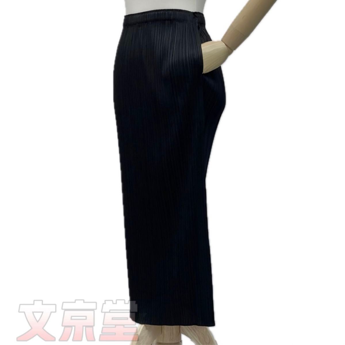 新品 イッセイミヤケ Issey Miyake プリーツプリーズ スカート黒
