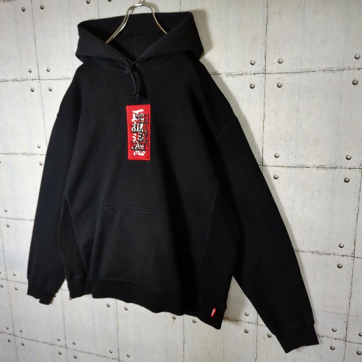 ブラックアイパッチ 刺繍ロゴ 取扱注意 パーカー プルオーバー｜Yahoo