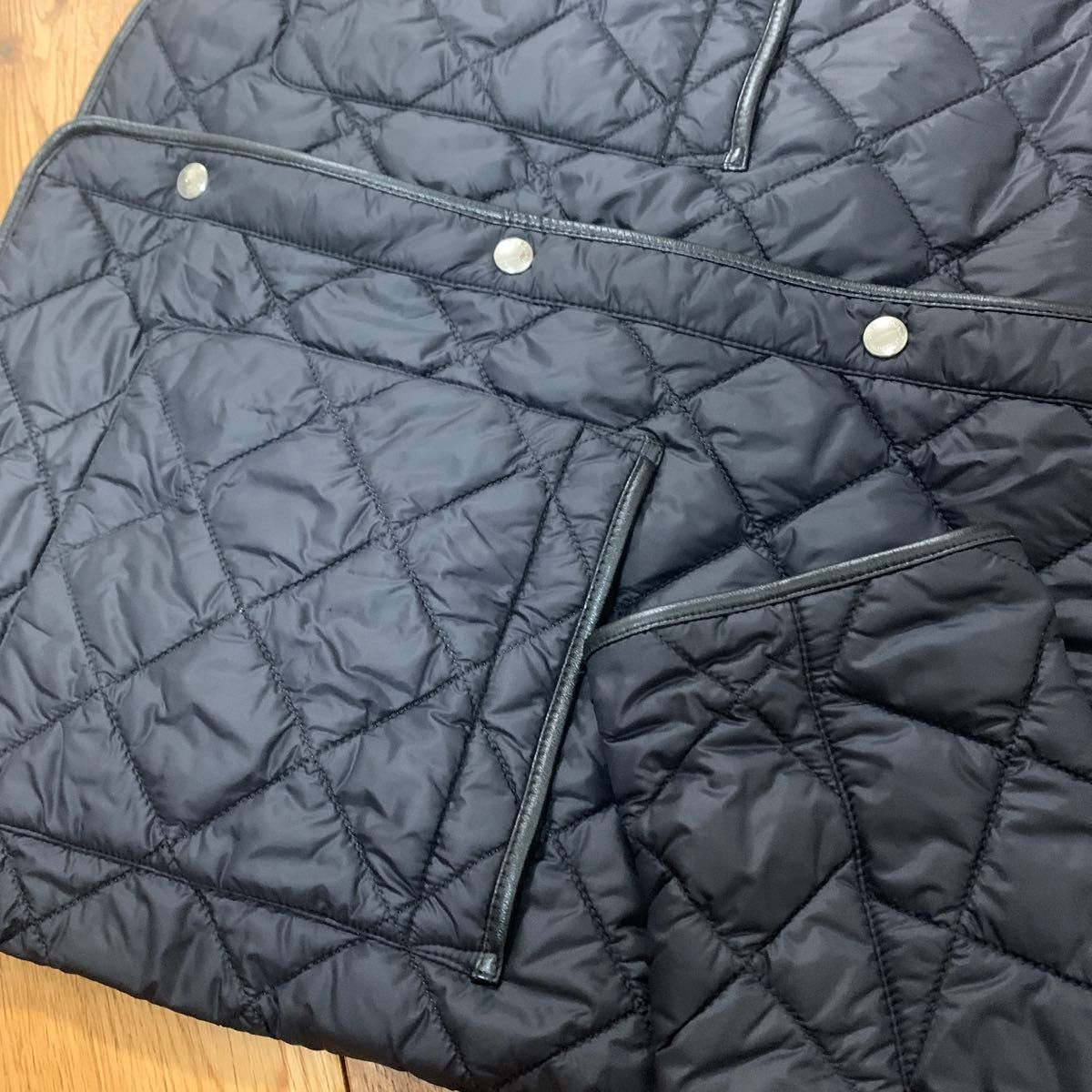 美品 dunhillダンヒル 襟レザーブラック中綿入りキルティング