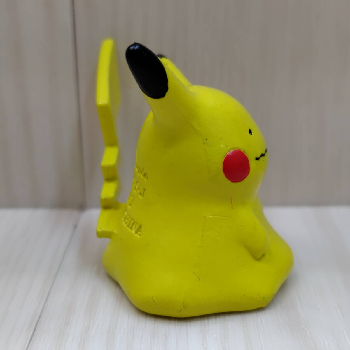 送料無料 希少 レア ポケモン モンコレ ピカチュウにへんしんした