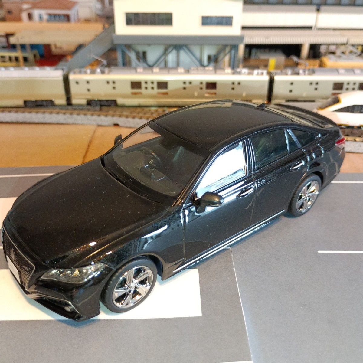 1/30 ミニカー TOYOTA crown クラウンRS advance カラーサンプル 220