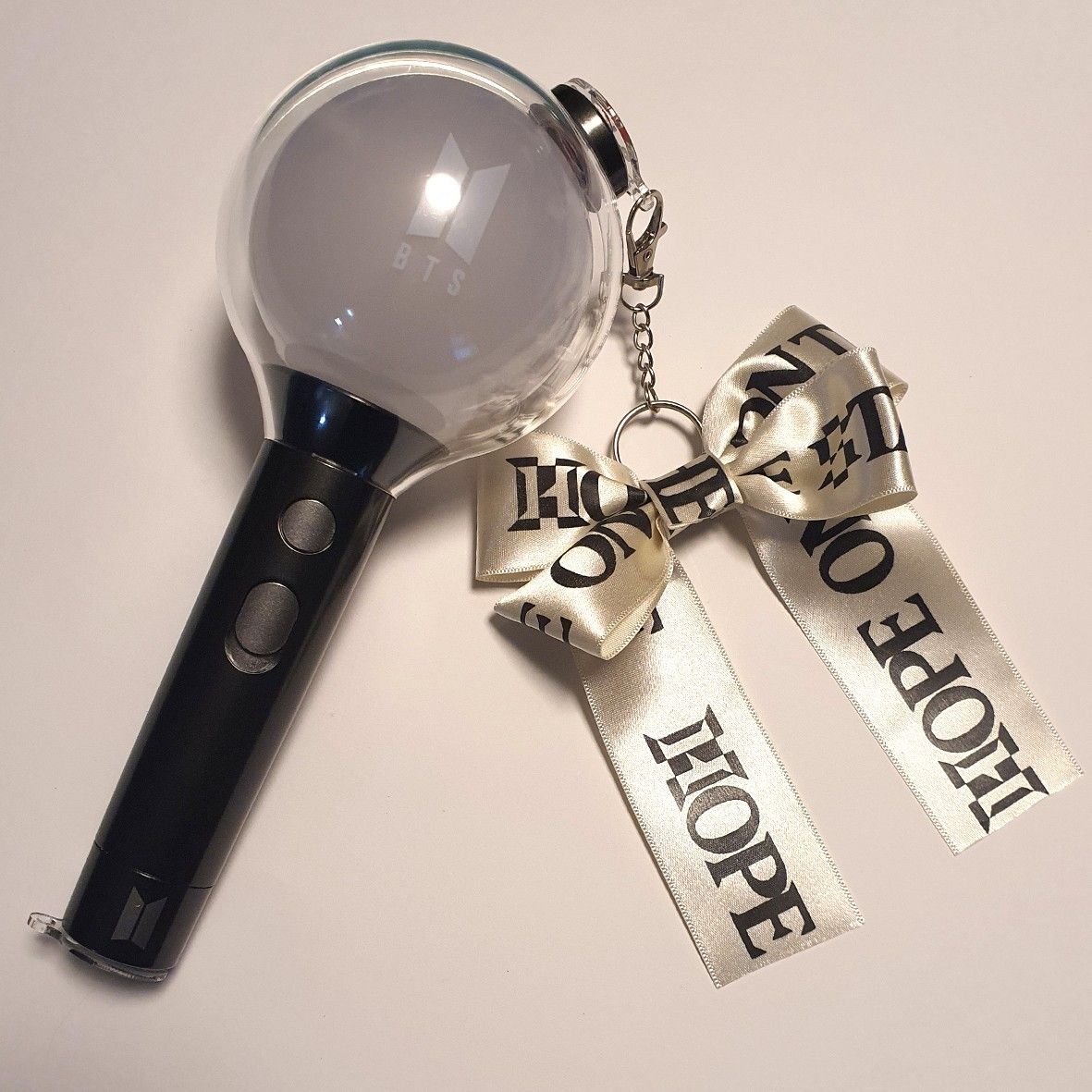 BTS アミボム ペンライト リボン デコ ロゴ入り キーホルダータイプ