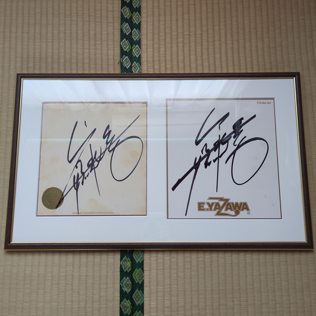 Yahoo!オークション - 矢沢永吉さん 直筆サイン色紙2枚 新品特注額入り