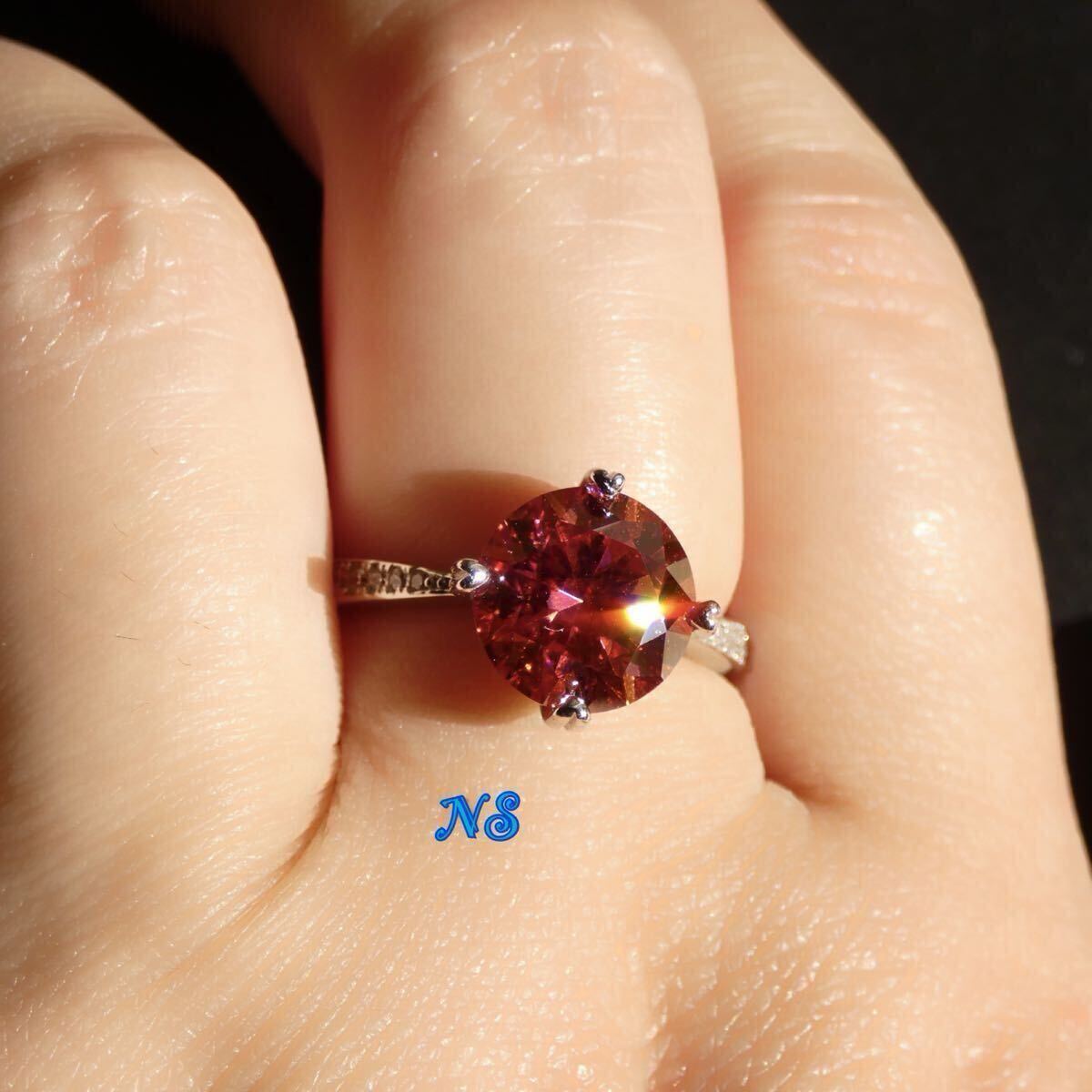 モアサナイト 指輪 3カラット レインボーレッド ソリティア