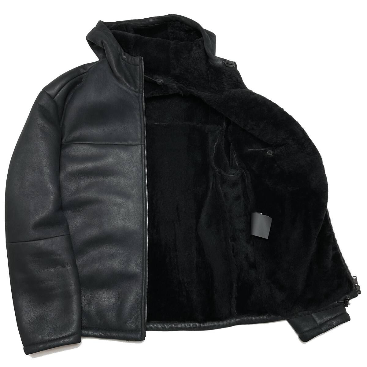 国内正規品 定価90万 PRADA シープスキンムートンフード付ジップ