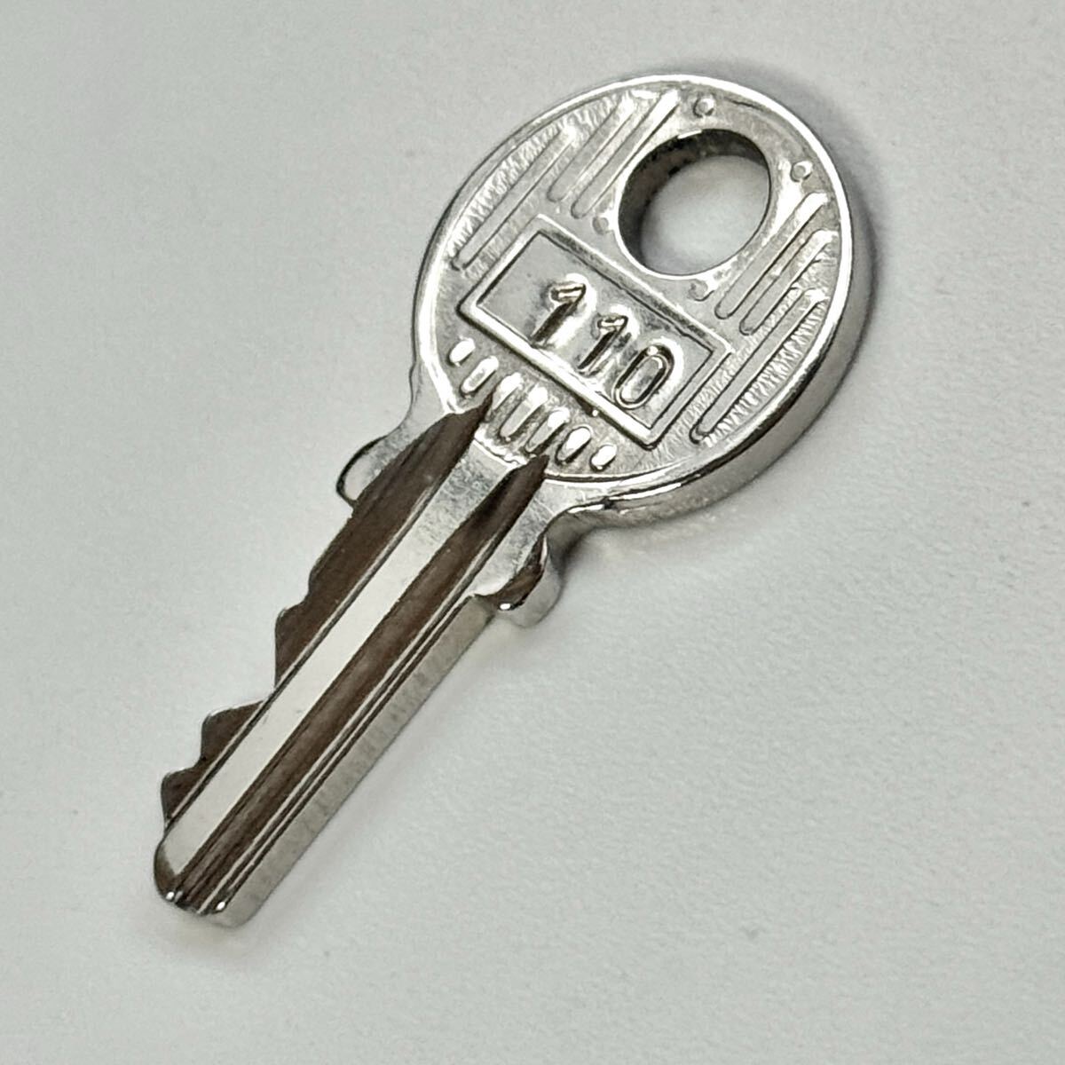 エルメス 鍵 110 番 HERMES カデナ用 カギ 南京錠 パドロック キー