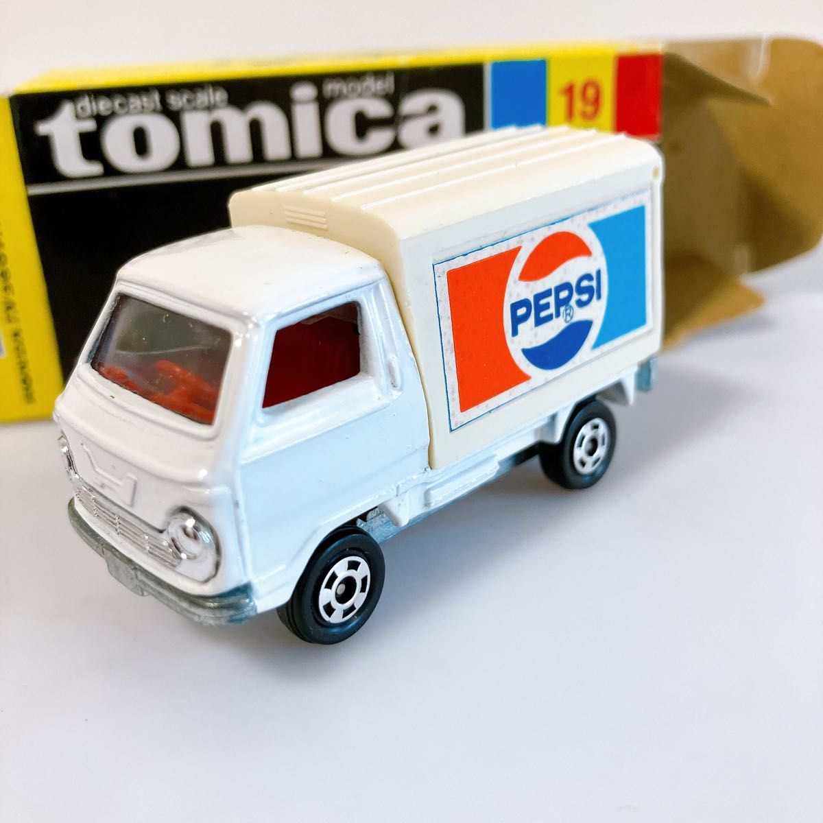絶版 レア トミカ 黒箱 19 ホンダ TN360 パネルバン ペプシコーラ 白