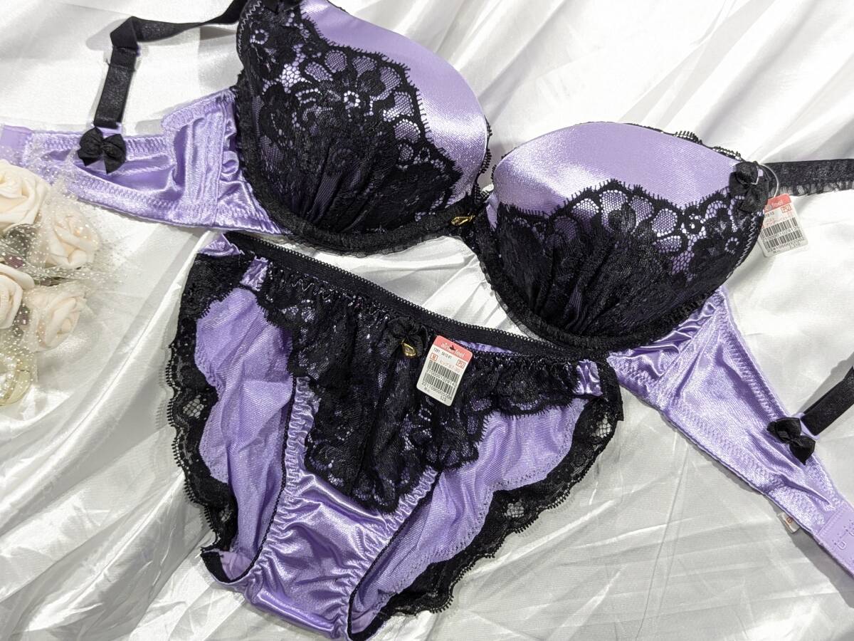 Yahoo!オークション - 2 エメフィール サテン ブラショーツセット 新品