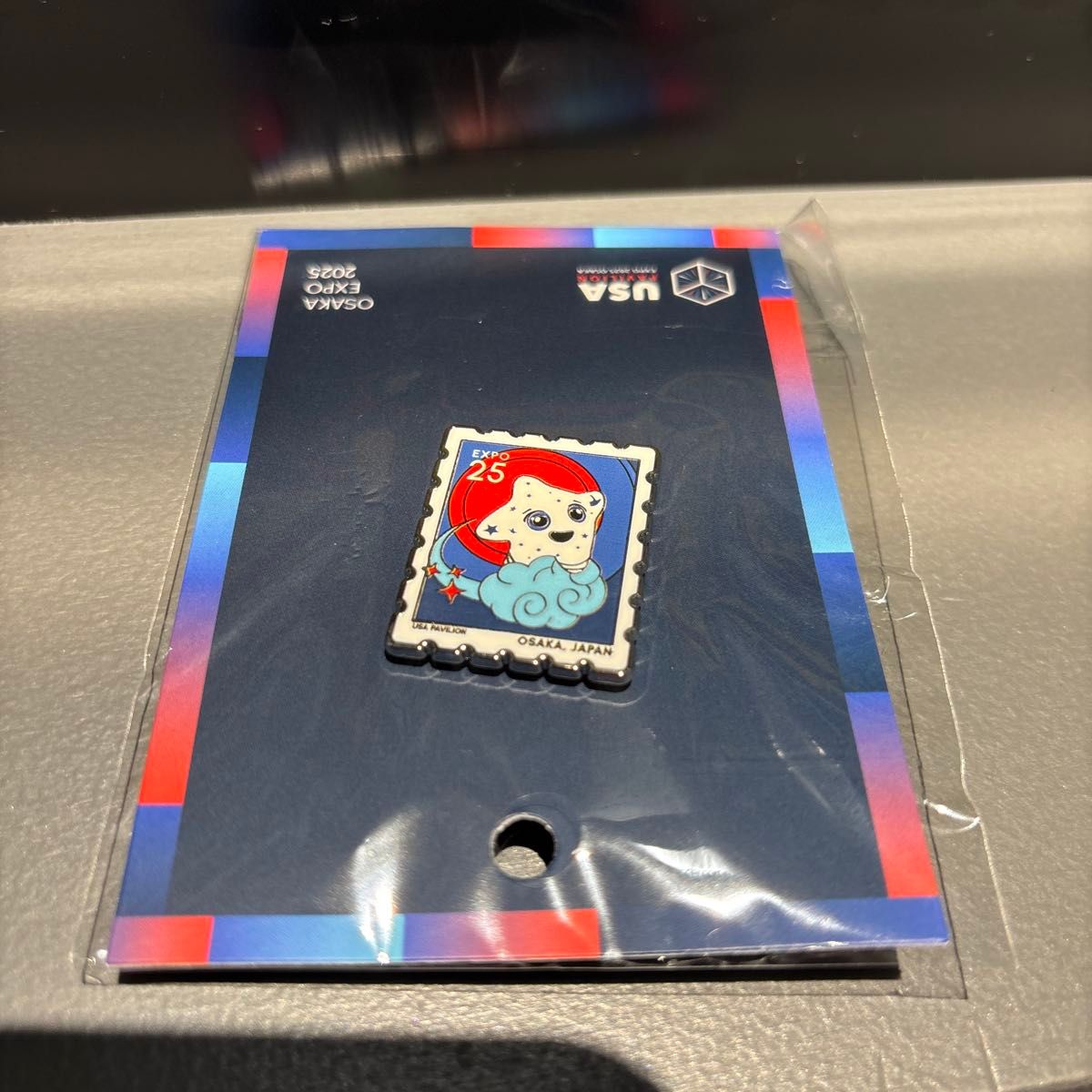 万博EXPO2025 アメリカ館限定 スパーク切手型ピンバッジ ピン バッジ