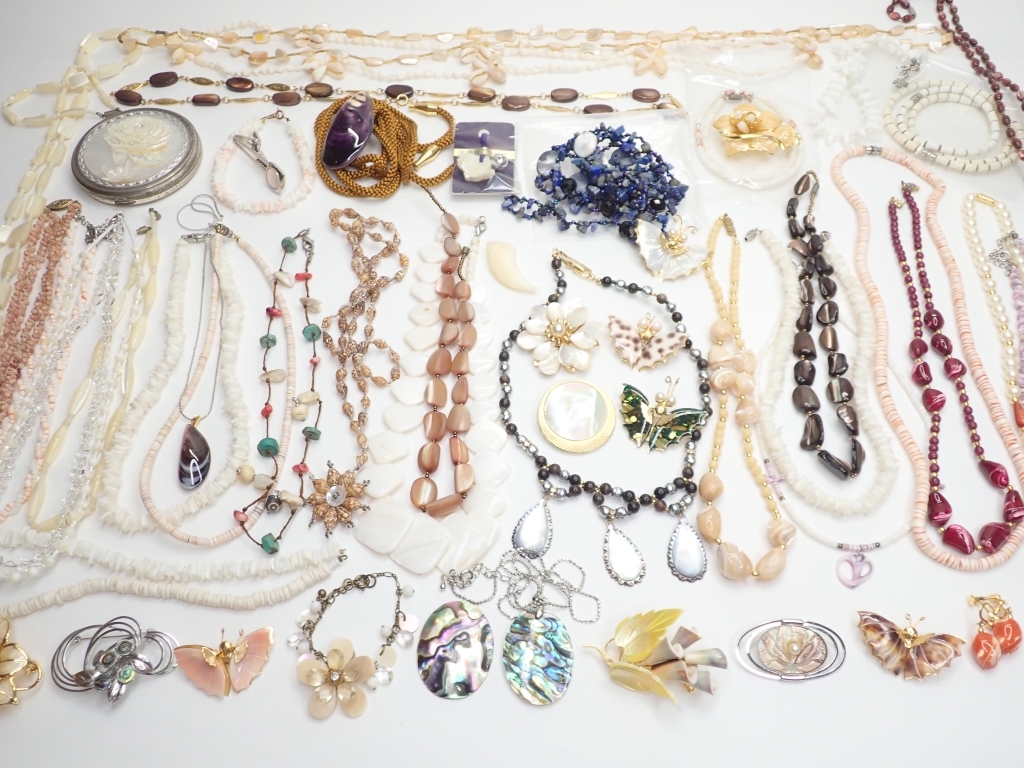 和田白玉（ホータンはくぎょく）双鳳凰トップ（C） *和田白玉（ホータンは