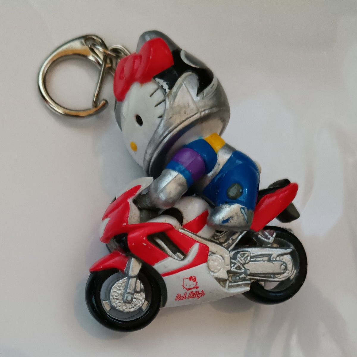 激レア ハローキティ レーシングチーム Red Kitty's キーホルダー