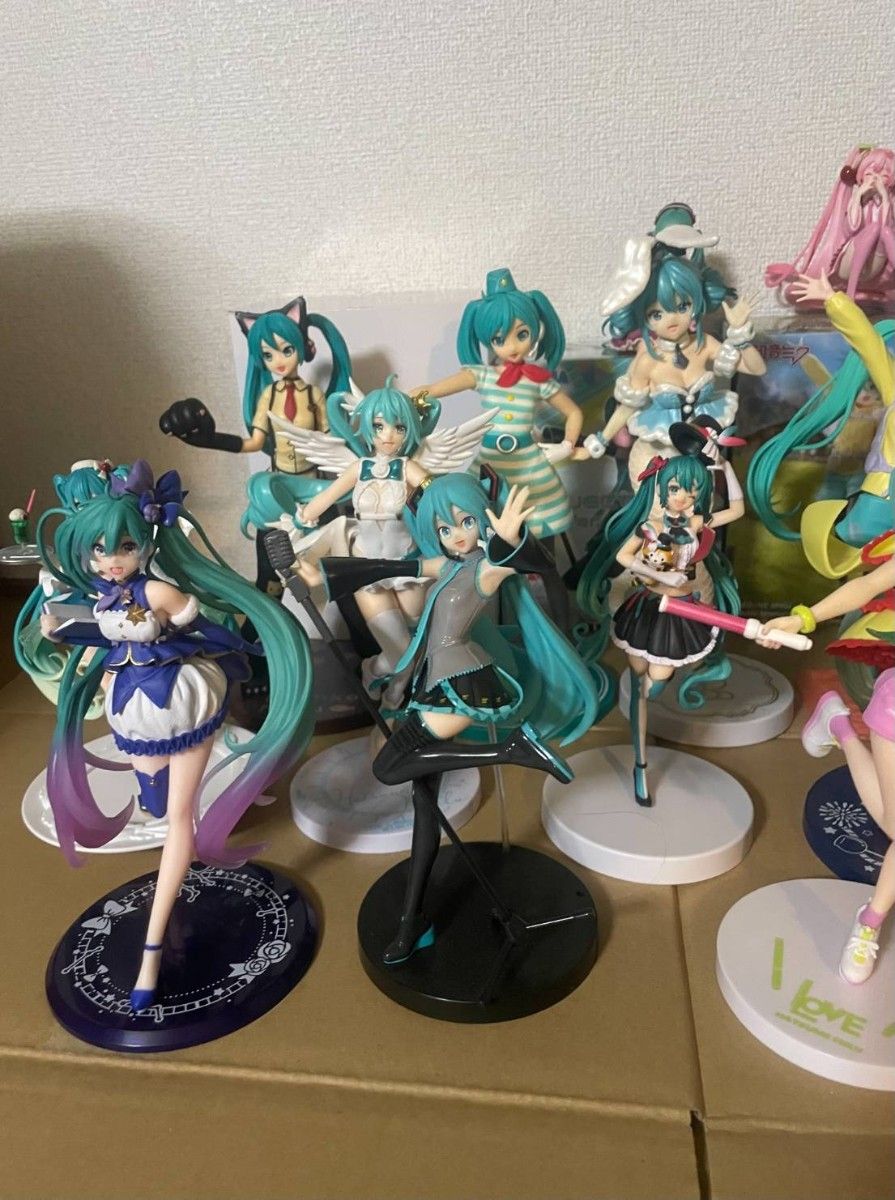 初音ミク フィギュア まとめ売り 計27体プラス1体追加｜Yahoo!フリマ