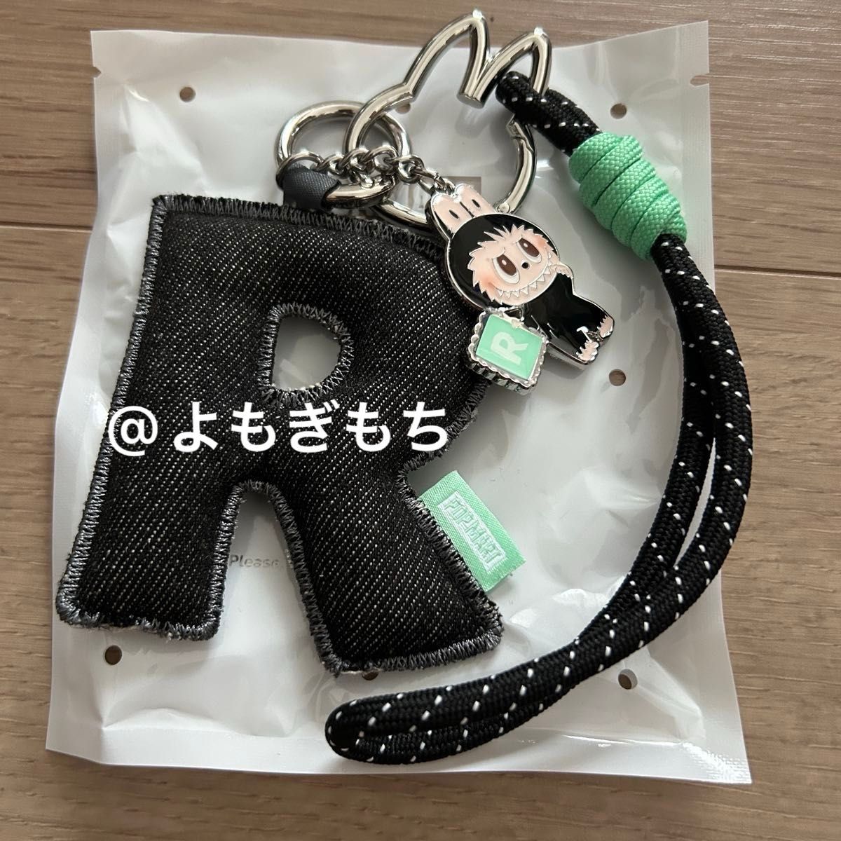 R 】ラブブ PIN FOR LOVE イニシャル アルファベット キーリング