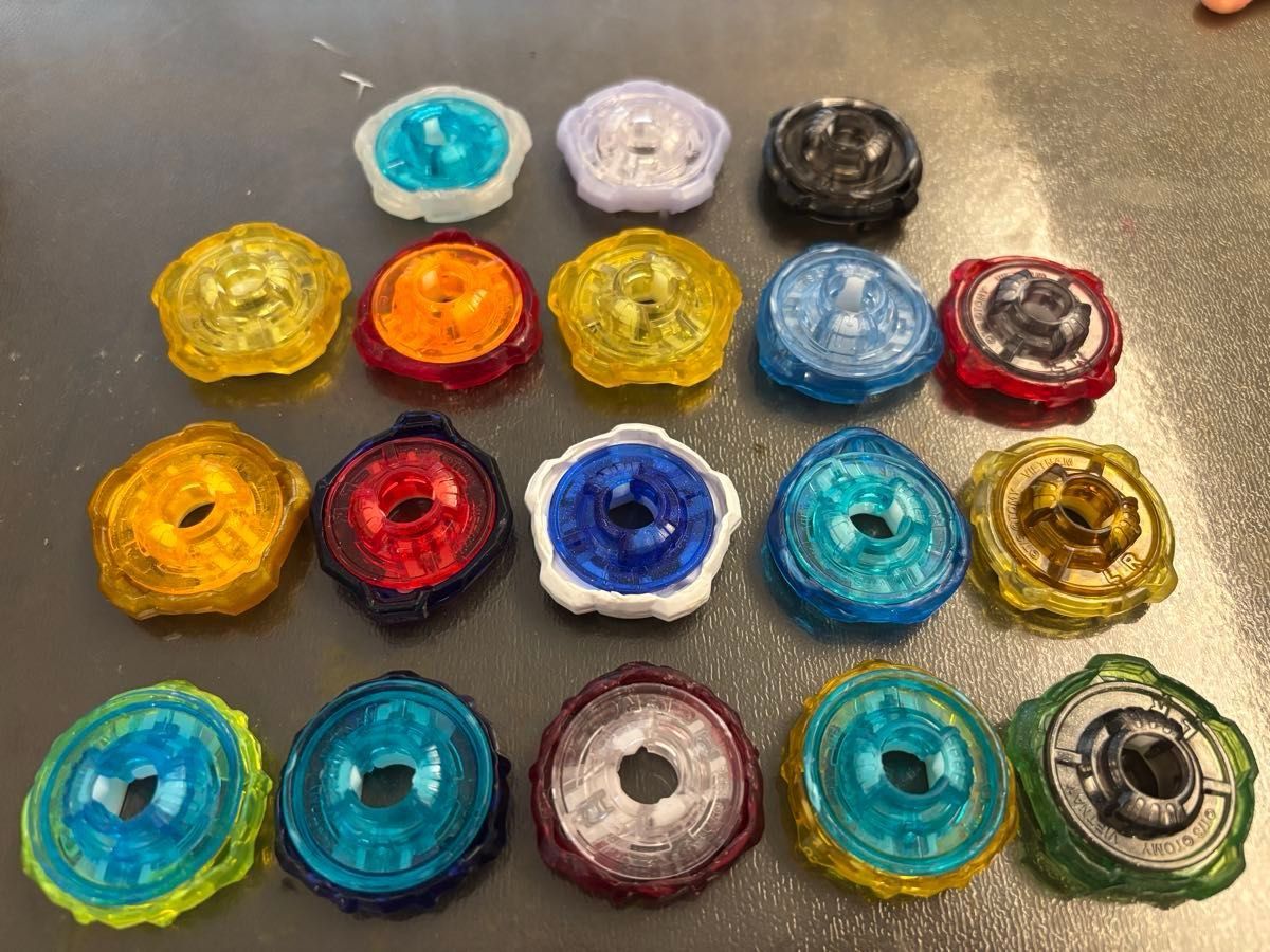 引退】ベイブレードx まとめ売り ブレード21 ラチェット18 ビット20