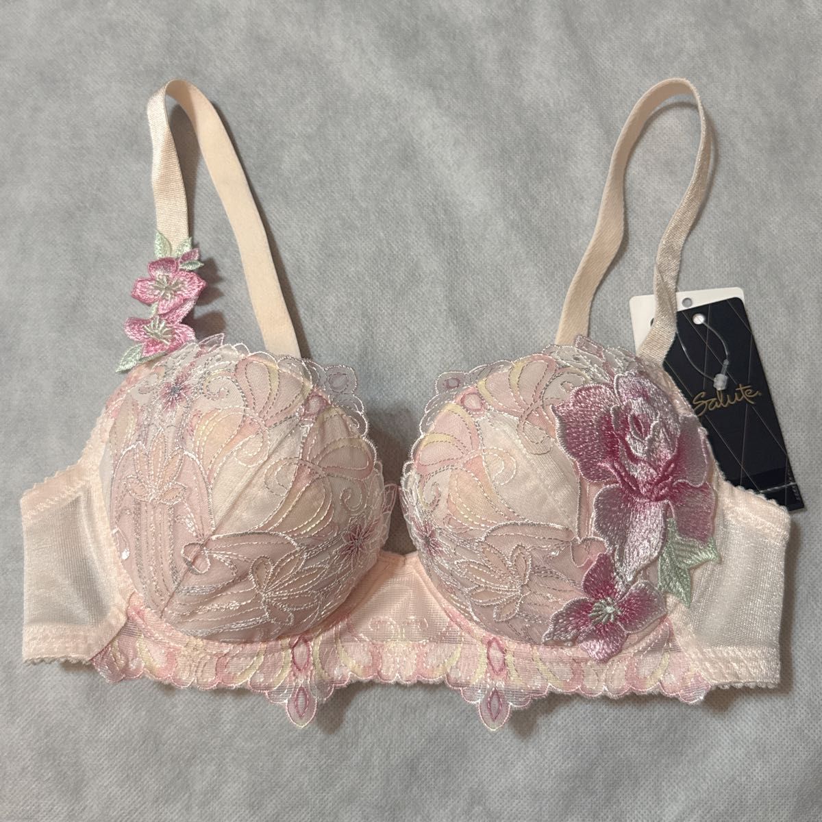 SALE】ワコール サルート P-upブラ D65 2枚セット 新品 匿名配送