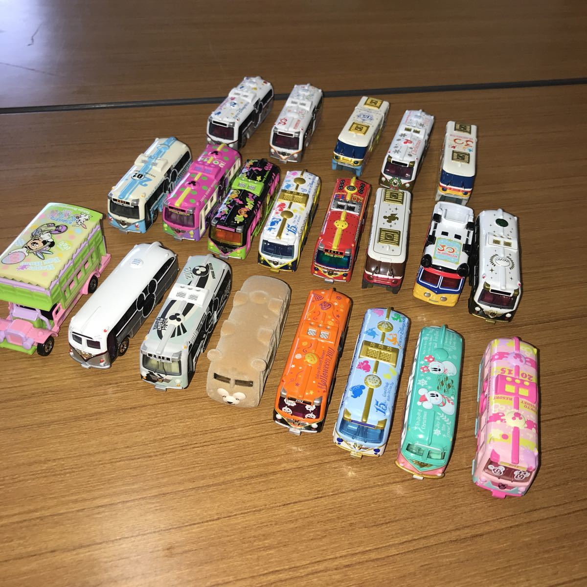 Yahoo!オークション - トミカ ミニカー ディズニー 大量 21個まとめ セ