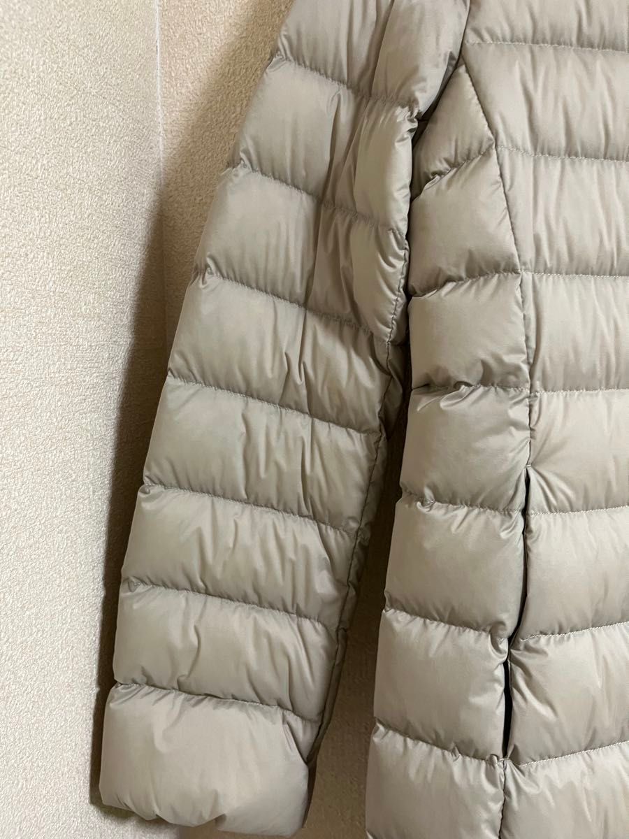 新品・タグ付き UNIQLO ウルトラライトダウンロングコート ベージュ M