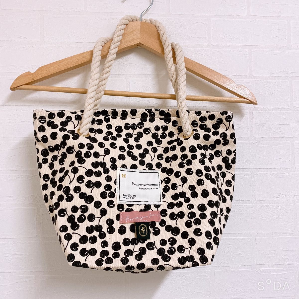 黒 herlipto cherry tote black トートバッグ hlt｜Yahoo!フリマ（旧