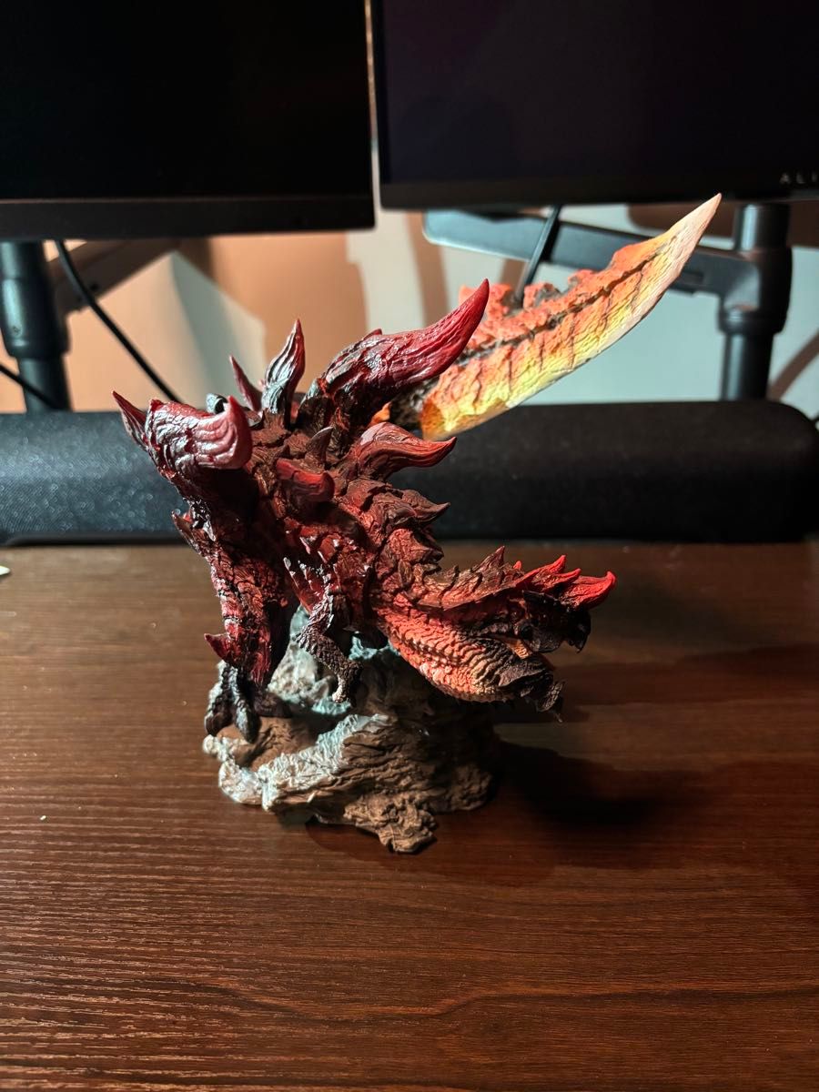 モンスターハンタークリエイターズモデル 燼滅刃 ディノバルド｜Yahoo