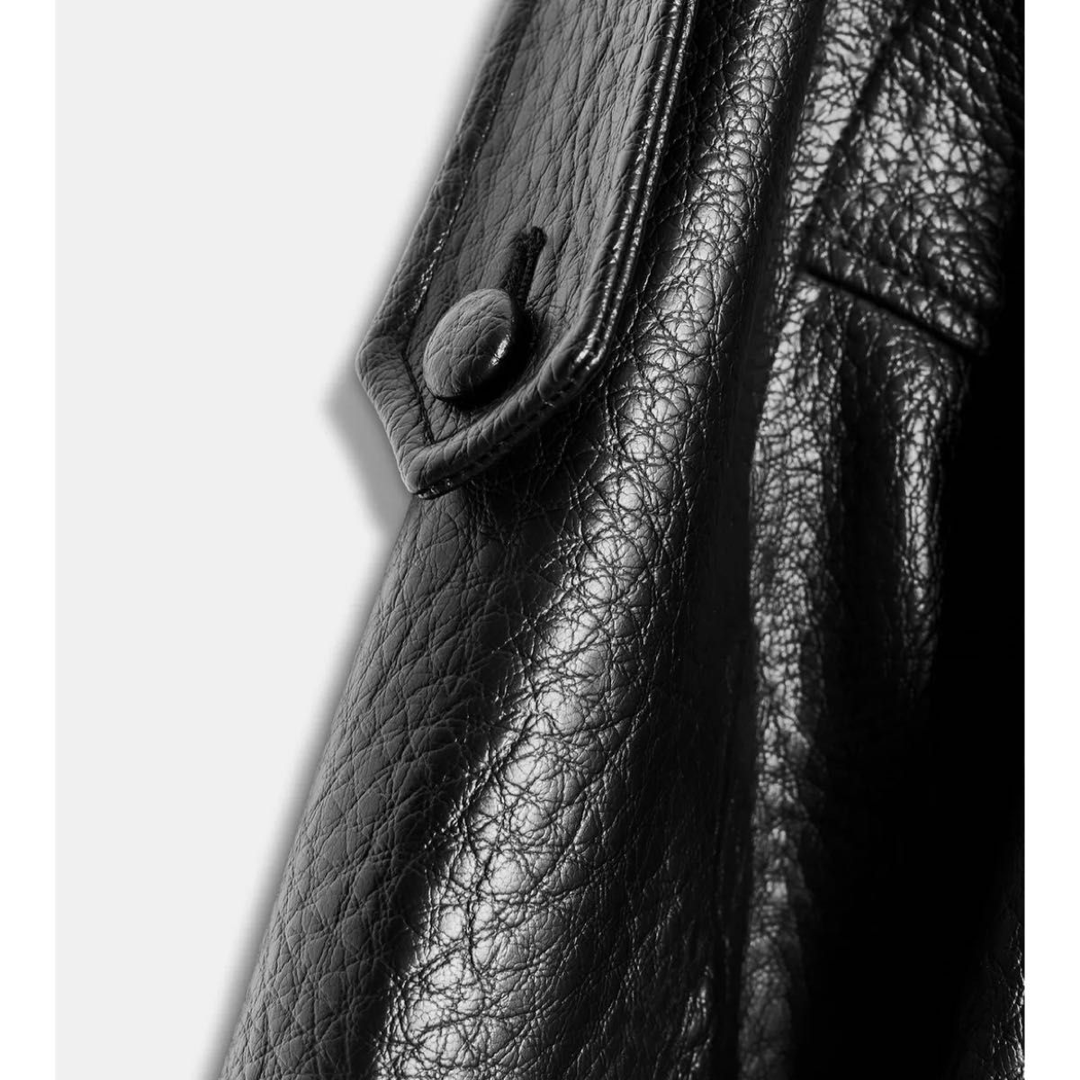 タグ付き新品 ZARAのフェイクレザージャケット XSサイズ ブラック色