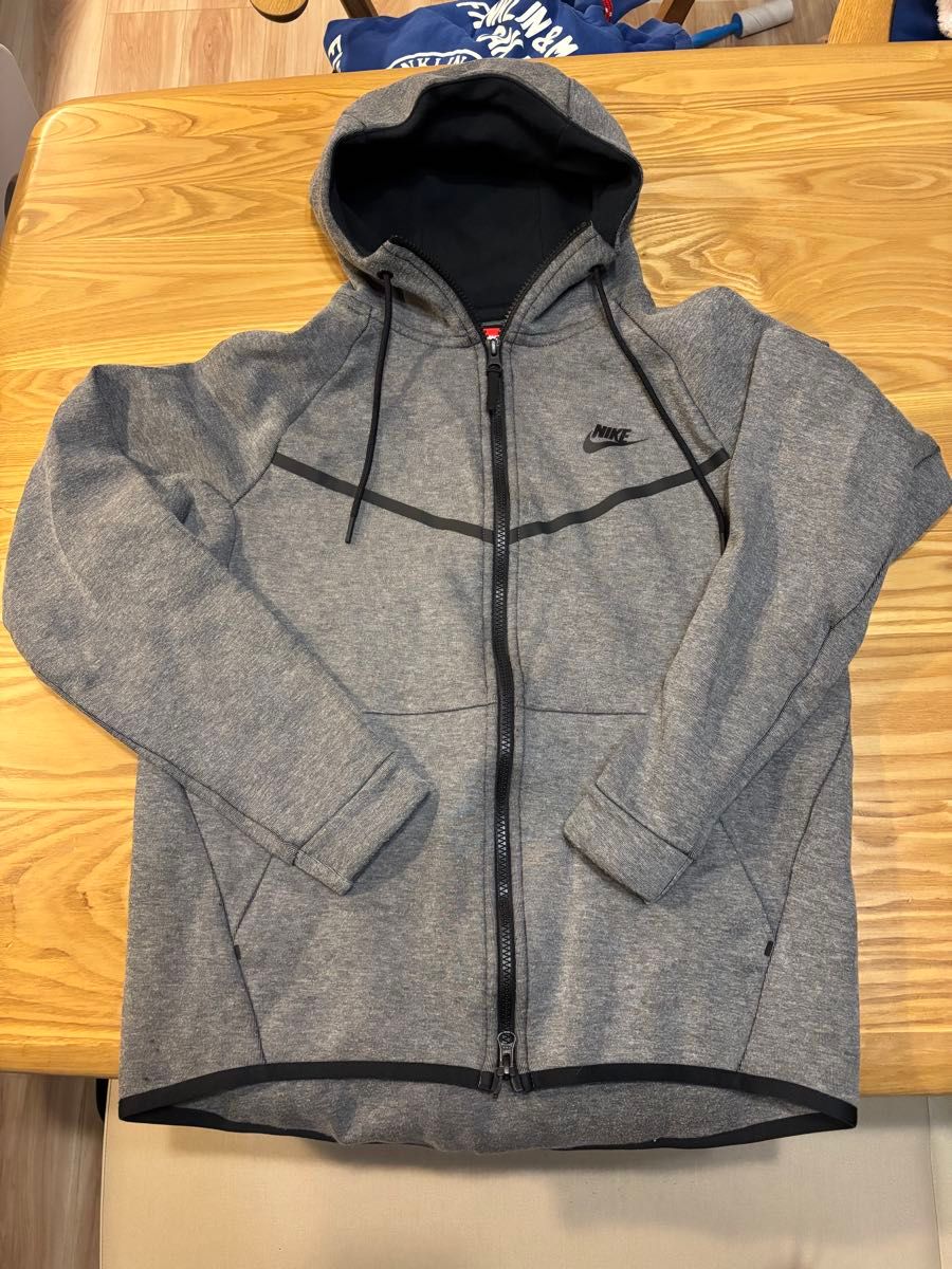 NIKE ナイキ テックフリース パーカー グレー Mサイズ｜Yahoo!フリマ