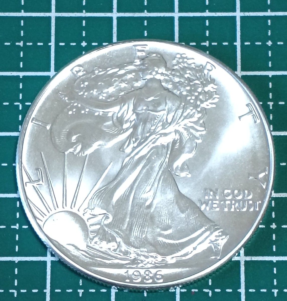 米国銀貨】1986 イーグル・ウオーキングリバティ 1オンス銀貨（クリア