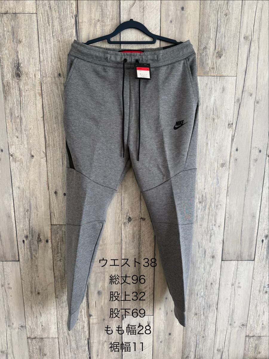 新品 メンズL グレー テックフリース セットアップ NIKE 赤タグ 廃盤