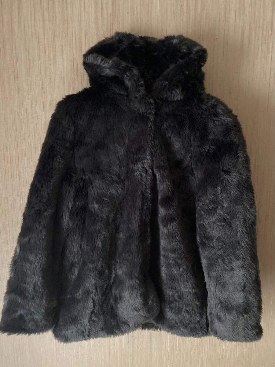 ZARA ザラ もこもこフェイクファーブルゾン 未使用 フード付き M 墨黒