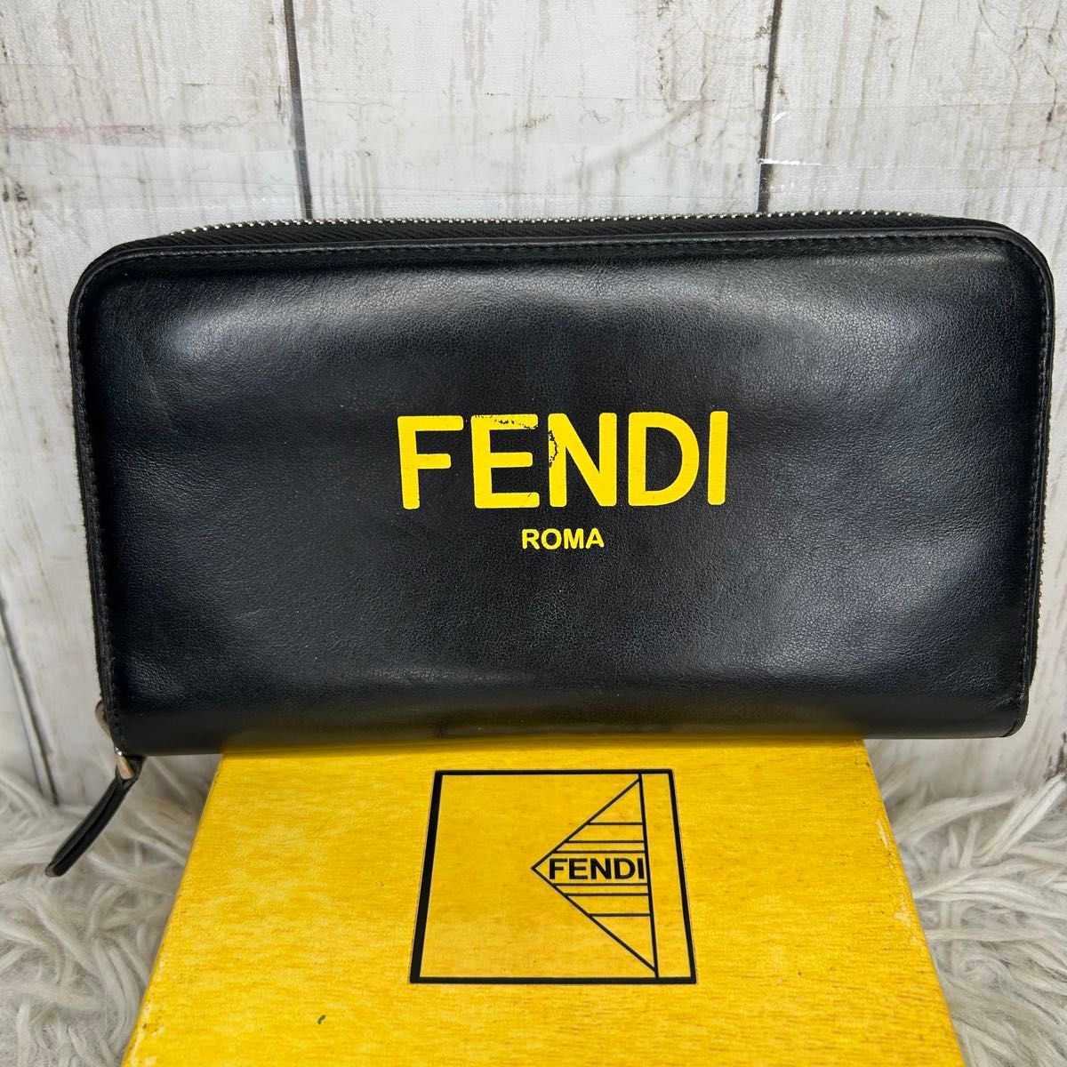 FENDI フェンディ 長財布 ラウンドファスナー ブラック レザー