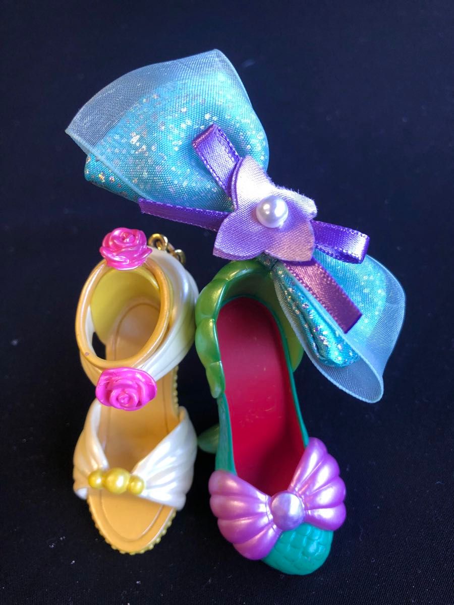 新品 ディズニー プリンセス ハイヒール キーホルダー 2個セット