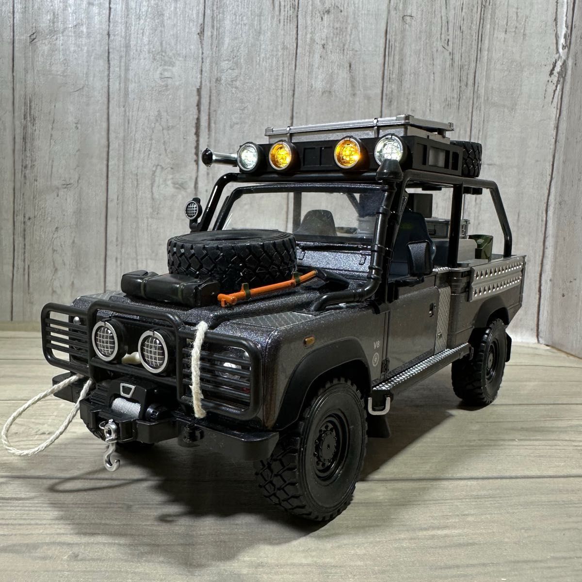 ランドローバー ディフェンダー ムービーエディション 「トゥーム